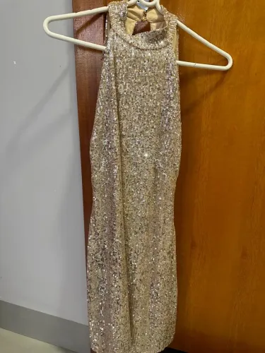 Vestido paetê dourado