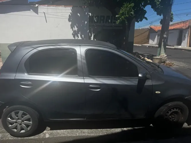 Toyota Etios XS 1.5 Flex 16V 5P Mec. 2014