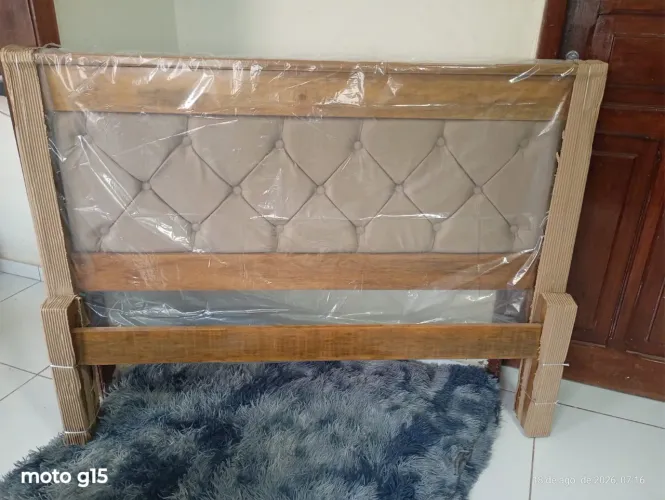 Cama de casal pura madeira 