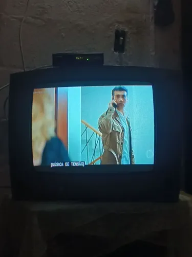 Tv filipis 20 polegadas com conversor e controle 