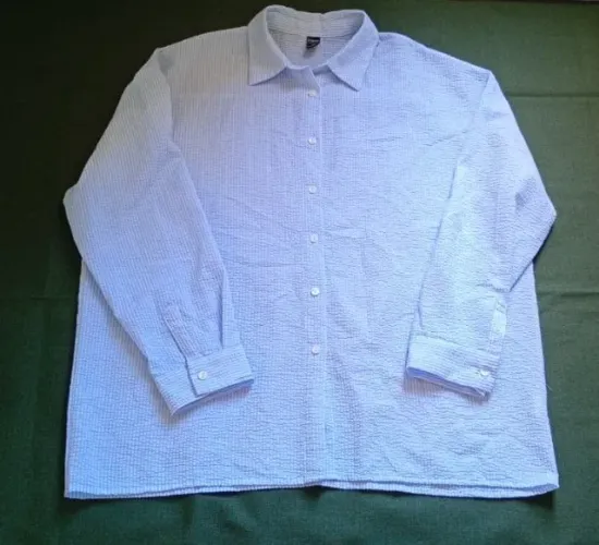 camisa listrada branco e azul