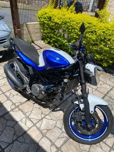 Suzuki Gladius 650 Top Manual e chave reserva