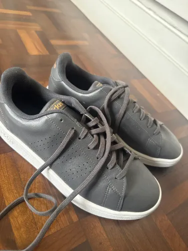 Tênis Adidas Advantage Cinza