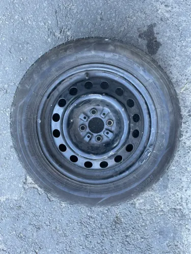 Roda de ferro aro 15 montada