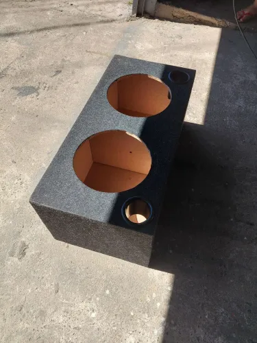 Caixa para 2 sub semi nova