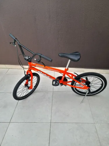 Bicicleta BMX Cros aro 20 novíssima