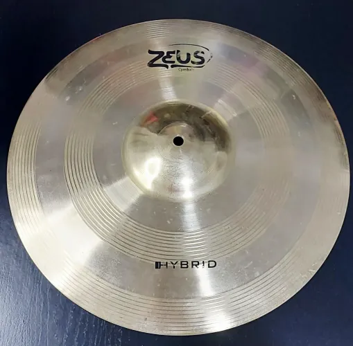prato de bateria zeus hibrid de 17 polegadas novinho 