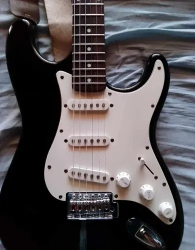 Guitarra Fender Squier Afinnity