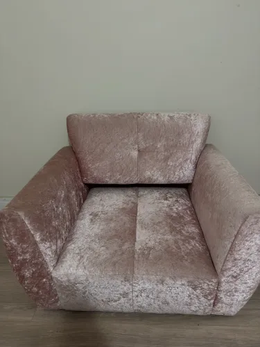 Poltrona Decorativa Pé Palito