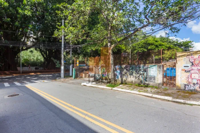 Terreno 300 m² na Rua Varginha, Sumaré