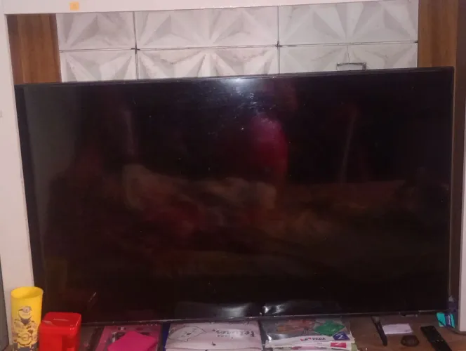Tv smart Samsung de 50 polegadas cristal super amoled com defeito no painel