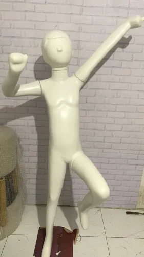 VENDO MANEQUIM ALEGRIA - NOVO!