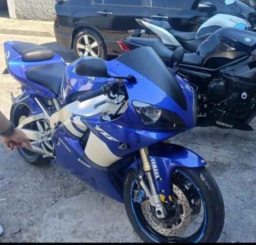 YAMAHA YZF R1