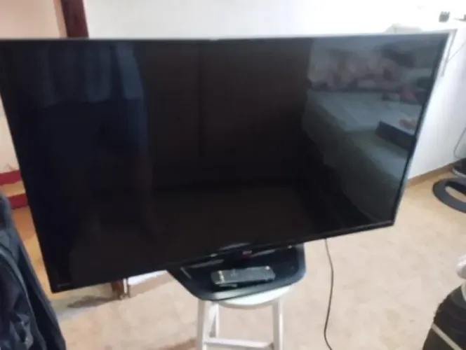 TV LG 42" - MODELO 42LN5400 ( SAI O SOM MAS NÃO SAI A IMAGEM ) - PARA REPARO
