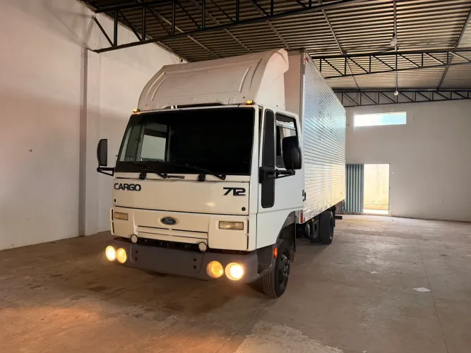 Ford Cargo 712 Bau
