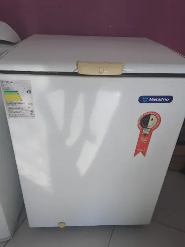 Vende-se Freezer Metalfrio Dupla ação Freezer e Refrigerador