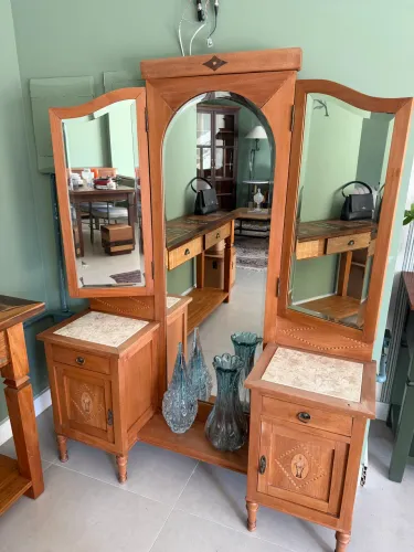 Penteadeira Antiga em Madeira com Mármore