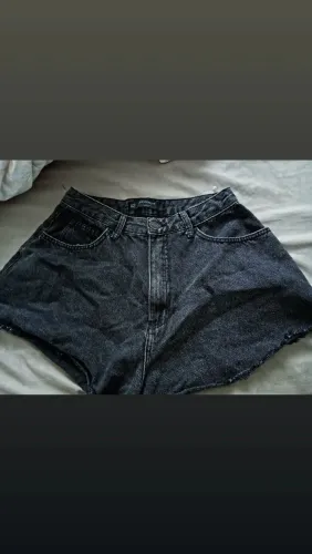 Short jeans preto (Tam 42)
