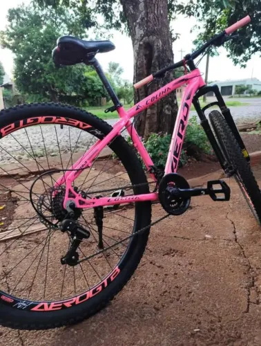 Vende-se bicicleta semi-nova