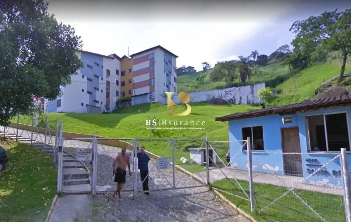 BS IMOBILIARIA VENDE apartamento 2 quartos em Santa Rosa, reformado, com muito verde e seg