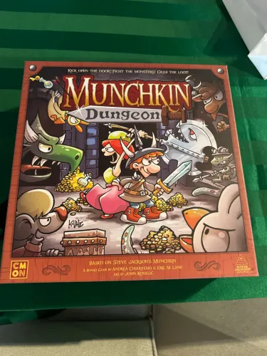Jogo de tabuleiro Munchkin dungeon kickstarter full pledge com sleeves 