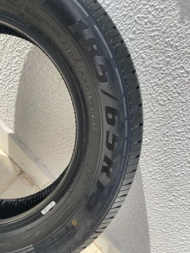 Pneus semi novos