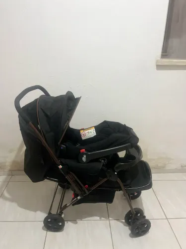 Carrinho + Bebê Conforto Cosco Kids (Conjunto Completo) - Conservado