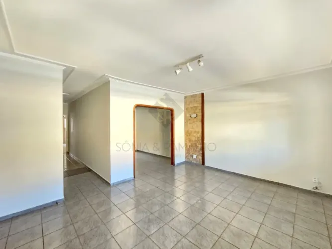 Casa para locação e venda no bairro Vila Monte Alegre, em Ribeirão Preto/SP.