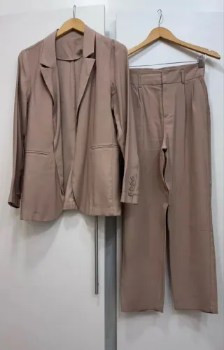 Conjunto alfaiataria C&A