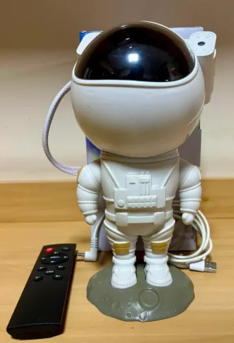 Luminária Astronauta com controle Remoto