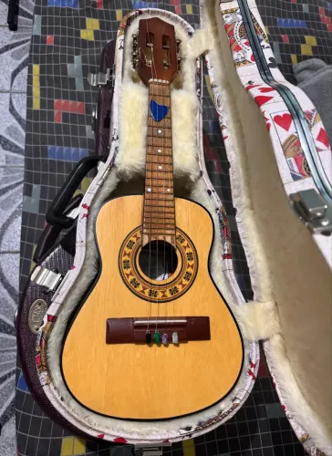 Cavaquinho clave anos 90 com captador