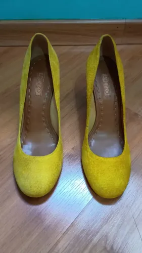 Sapato anabela Arezzo
