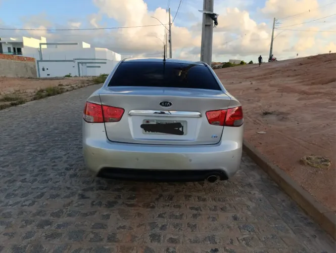 Kia Motors Cerato 1.6 16V Mec. 2010