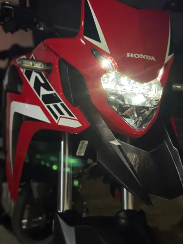 XRE 300 muito nova 23/23 garagem