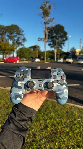 Controle Original PS4 Sony Camuflado Azul Sem Drift DualShock 4