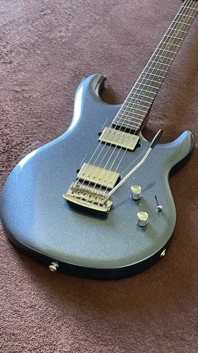 Guitarra Music Man LUKE III HH Bodhi Blue c/boost preamp ativo e Case