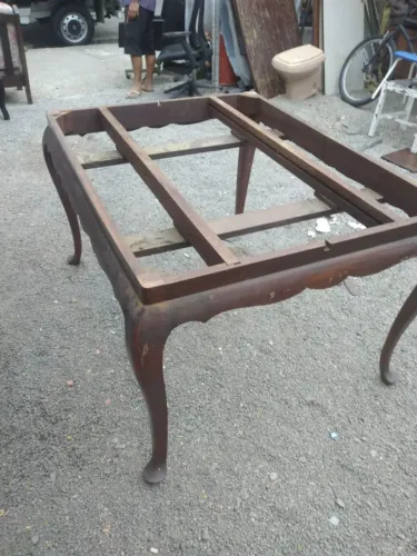 Pé De Mesa chipandelle.