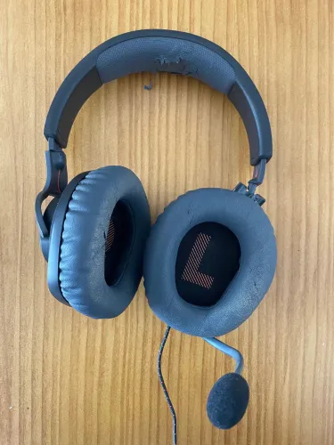 Headset JBL Quantum High-End com Som Perfeito (Leia a Descrição - Avaria Estrutural)
