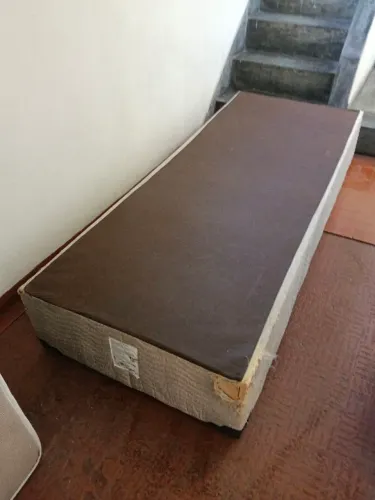 Box de cama de solteiro 