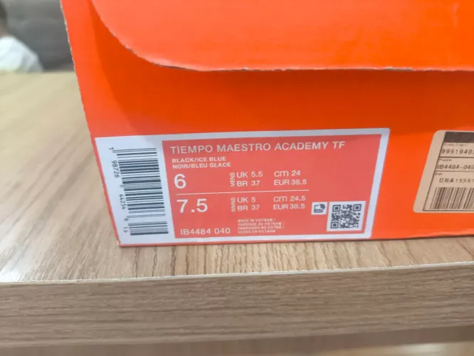Chuteira society Nike 37