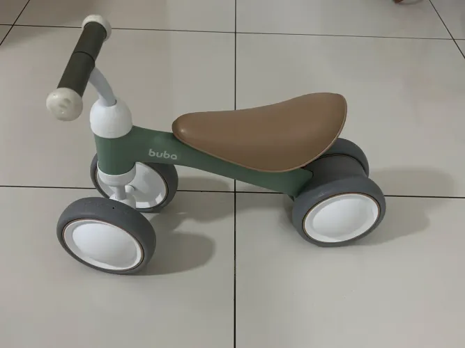 Bicicleta de equilíbrio buba