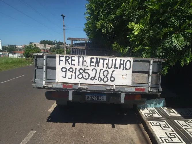 Frete e entulhos 