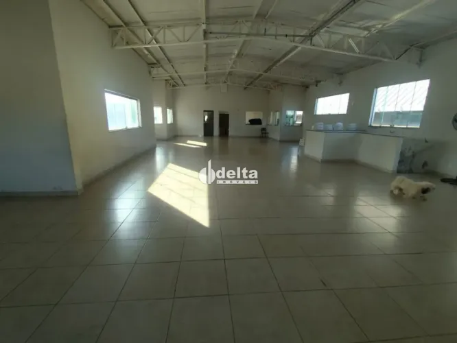 Loja disponível para locação no bairro Martins em Uberlândia-MG.