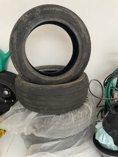 Vendo 4 pneus 215/55/17 michelin 