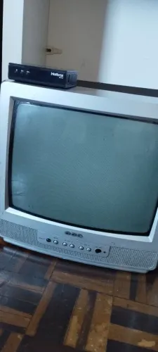 Tv de tubo 14 com conversor digital