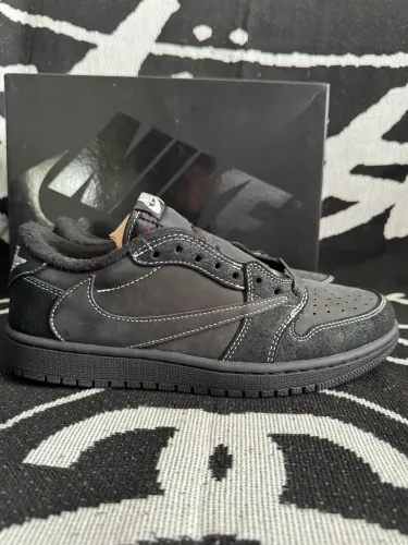 Jordan 1 Low Black Phantom
