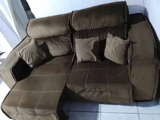 Vendo esse sofá retalte e reqlinalve