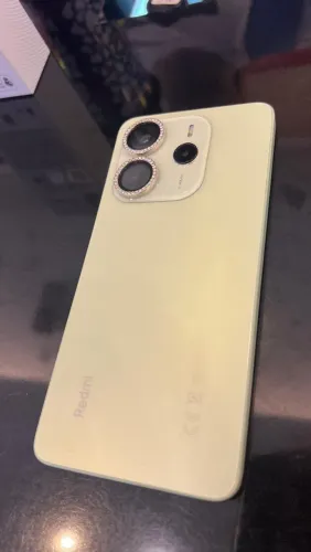 Xiomi note 14 256gb com acessórios e caixa. Saúde da bateria 95%. Só retirar a película
