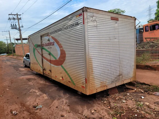 Vendo baús de vários tamanhos 