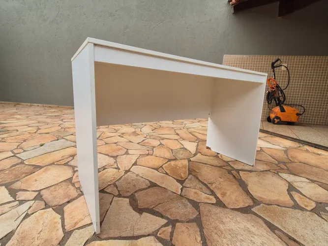 Mesa de MDF branca